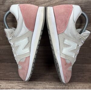 New Balance Women's Pink/White Sneakers In great used condition see photos
